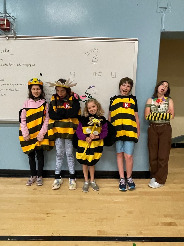 5th grade bees showing a skit on kindness